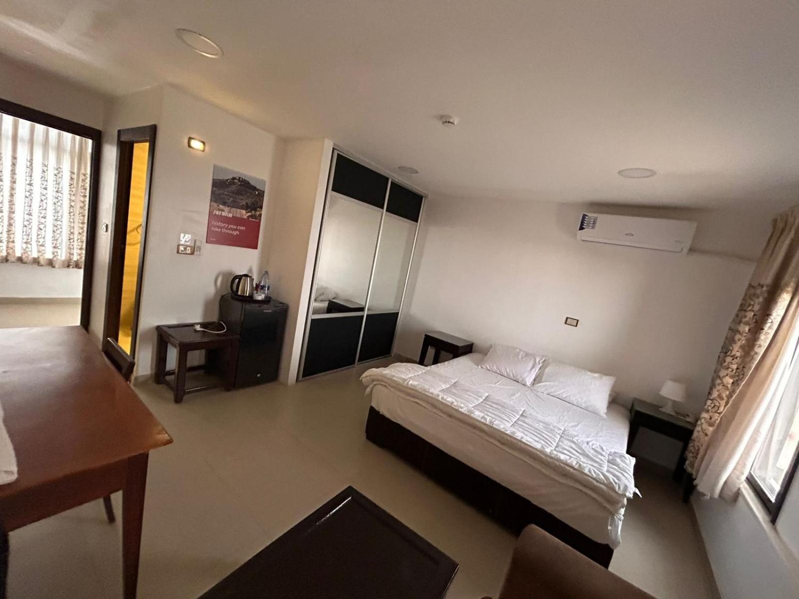Al Namteh Lodge Abil Habitación foto